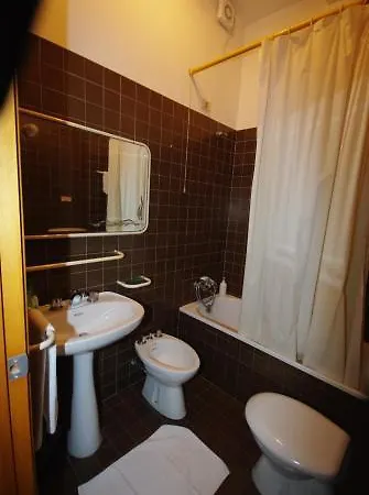 Hotel Roma 2*