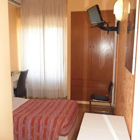 Roma Hotel 2*